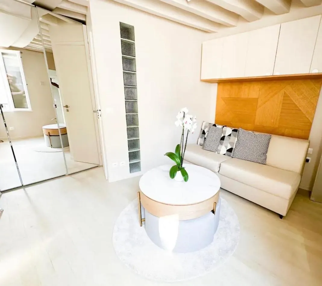 アパート Majestueux Appartement Dans Le Marais パリ フランス